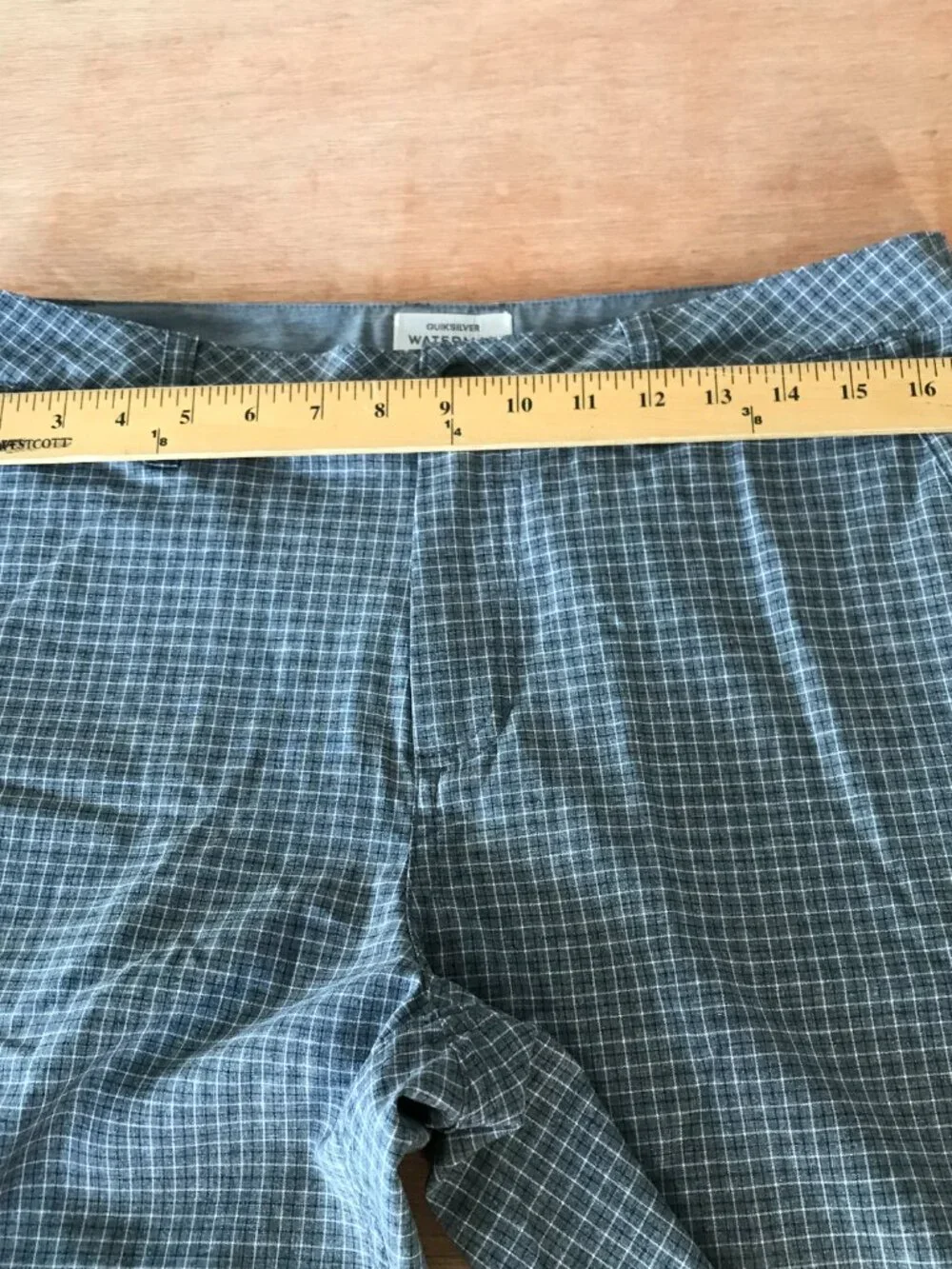 Quicksilver Waterman Collection Bermuda Shorts Men 32 Gray Plaid Zip Pocket